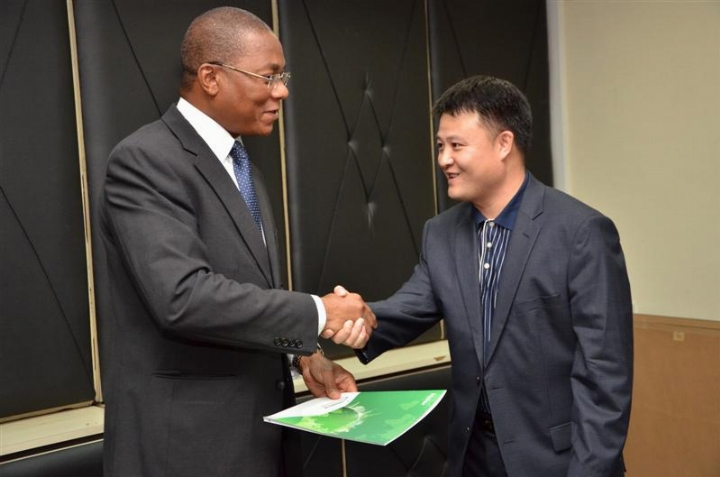 Une délégation du groupe HAIER chez le ministre Koné Bruno